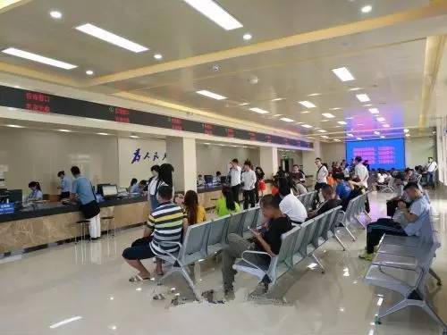 办证中心服务大厅个人述职报告
